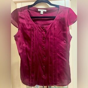 Banna Republic 100% silk cap sleeve button down blouse, Size Small